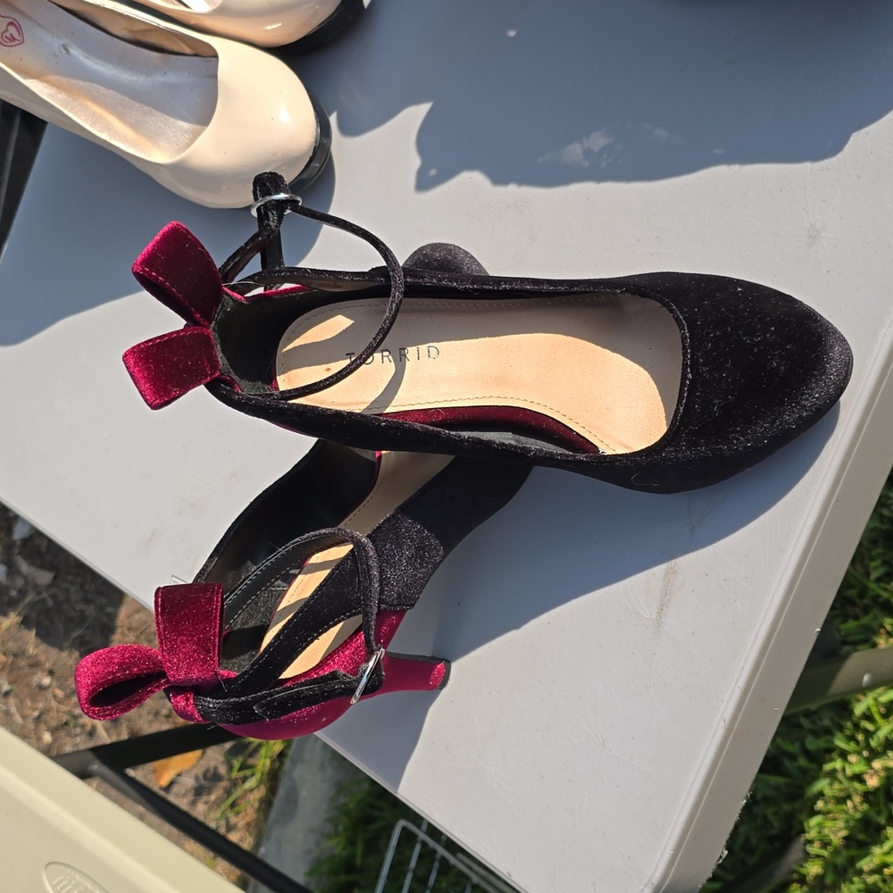 3in Velvet Black Maroon Heels